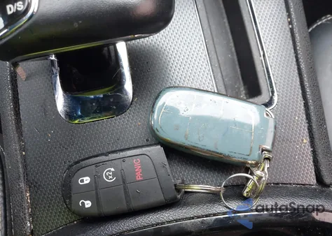 2014 Chrysler 300 300S z USA, uszkodzony, nr VIN 2C3CCABG5EH145336